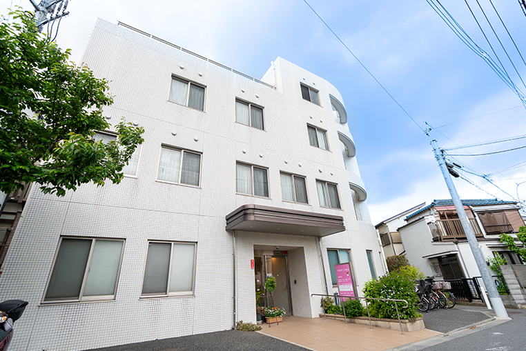 左手に当院が見えてきます。